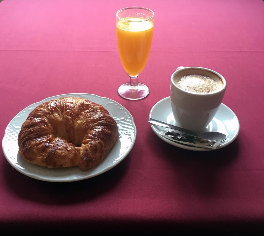 Hostal La Cortijana Logrono Bagian luar foto