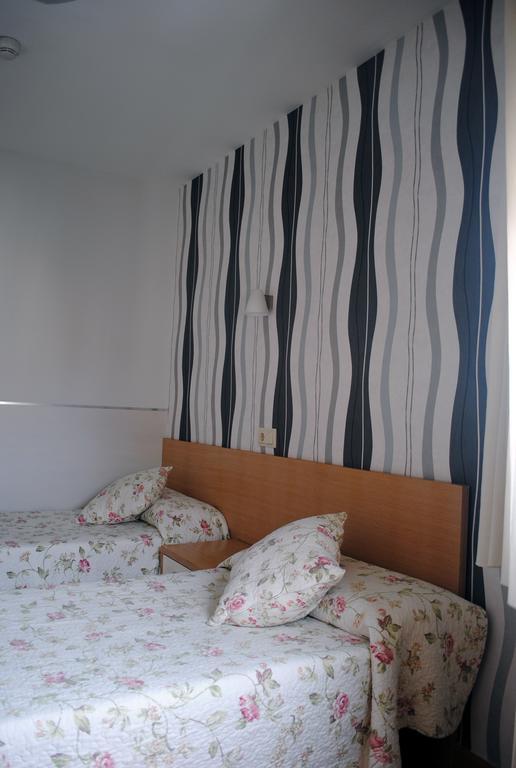 Hostal La Cortijana Logrono Bagian luar foto
