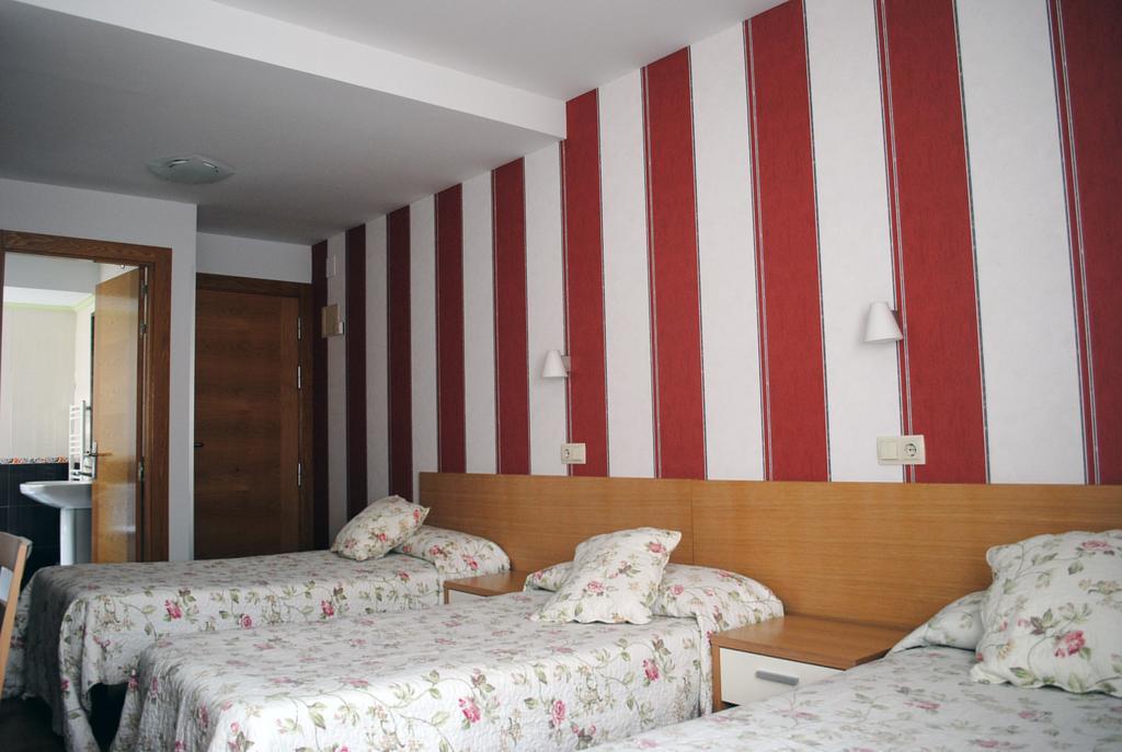Hostal La Cortijana Logrono Bagian luar foto