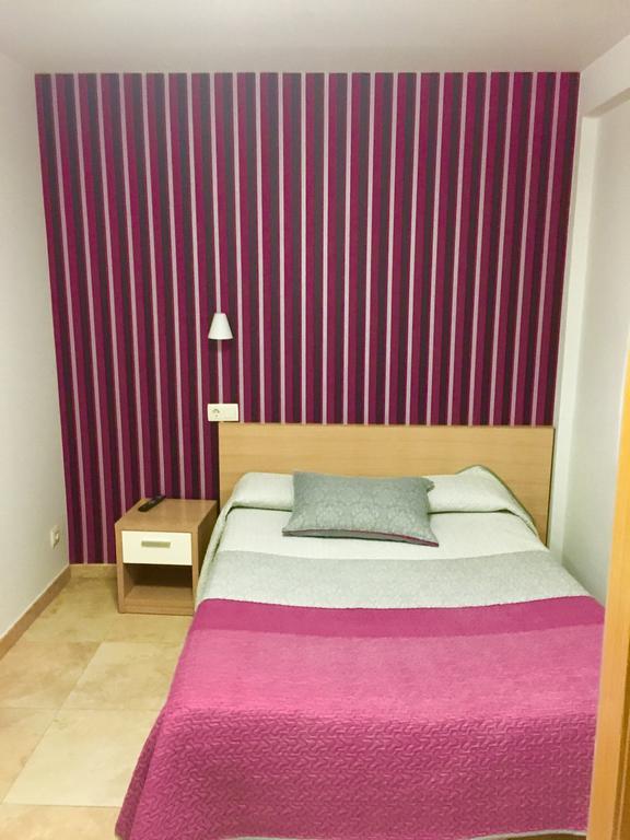 Hostal La Cortijana Logrono Bagian luar foto